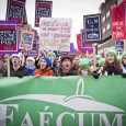&nbsp; Les étudiants vont devoir se prononcer sur la tenue d’une grève cette session. Les associations membres de la Fédération étudiante universitaire du Québec (FEUQ) et de la Fédération étudiante...