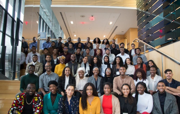 Création de la première association canadienne des étudiants noirs en médecine