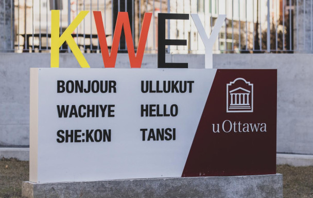L’Université d’Ottawa prend des mesures pour protéger une enseigne en langues autochtones