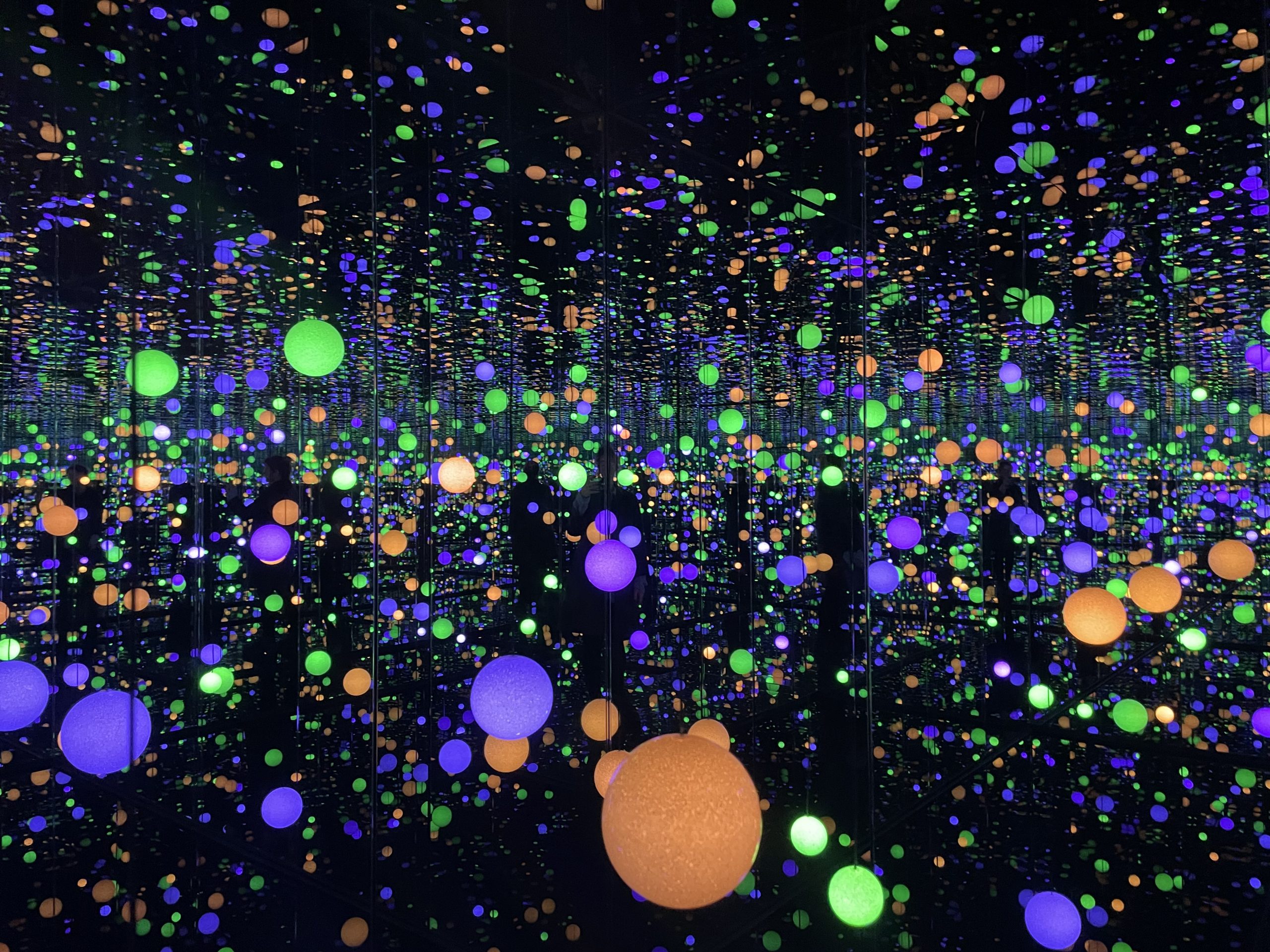 Quartier Libre - Yayoi Kusama : une légende de l’art contemporain