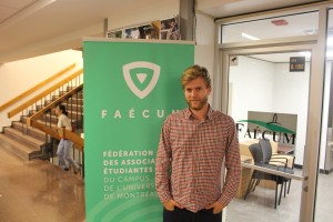 Crédit photo : Charles-Antoine GosselinLe secrétaire général de la FAÉCUM, Vincent Fournier-Gosselin est intervenue sur plusieurs tribunes dans la journée de lundi dernier pour dénoncer le caractère homophobe de cet expulsion.