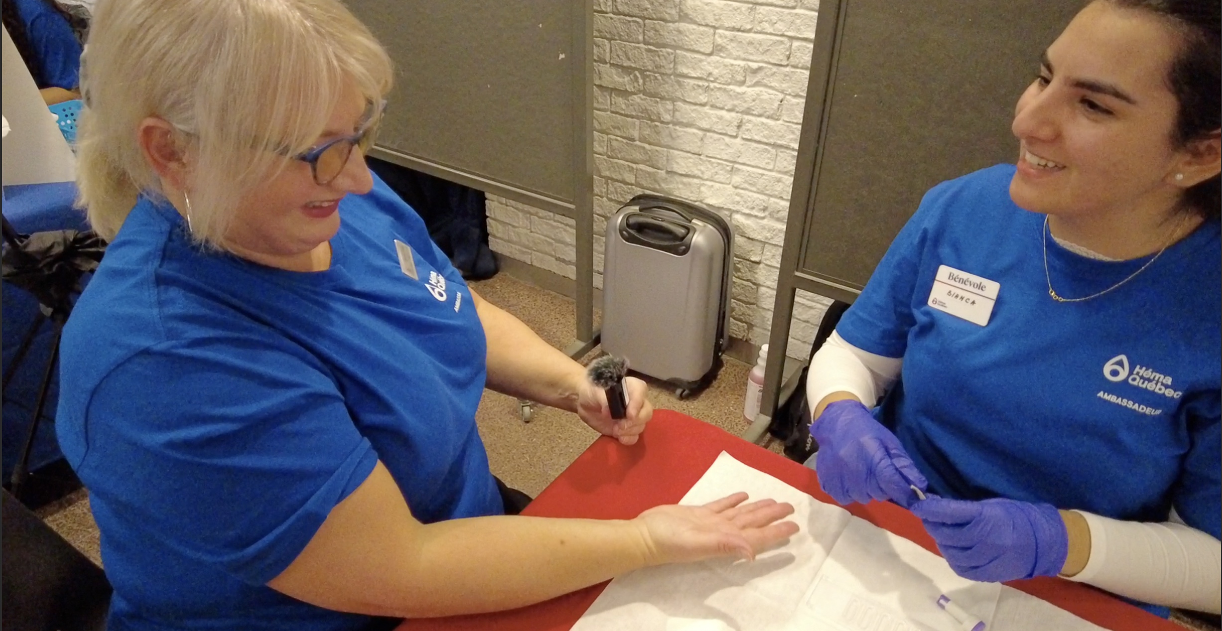 Le mercredi 11 février dernier, le pavillon Jean-Brillant a accueilli la cinquième édition de la Foire du don de soi, organisée par le comité Sang-Cible, la cellule d’Héma-Québec de l’Université de Montréal. L’événement avait pour but de sensibiliser les personnes âgées de 18 à 35 ans à l’importance du don de sang, de plasma et de cellules souches, à l’approche de la collecte de sang prévue le 10 mars prochain. © Alexis Thériault