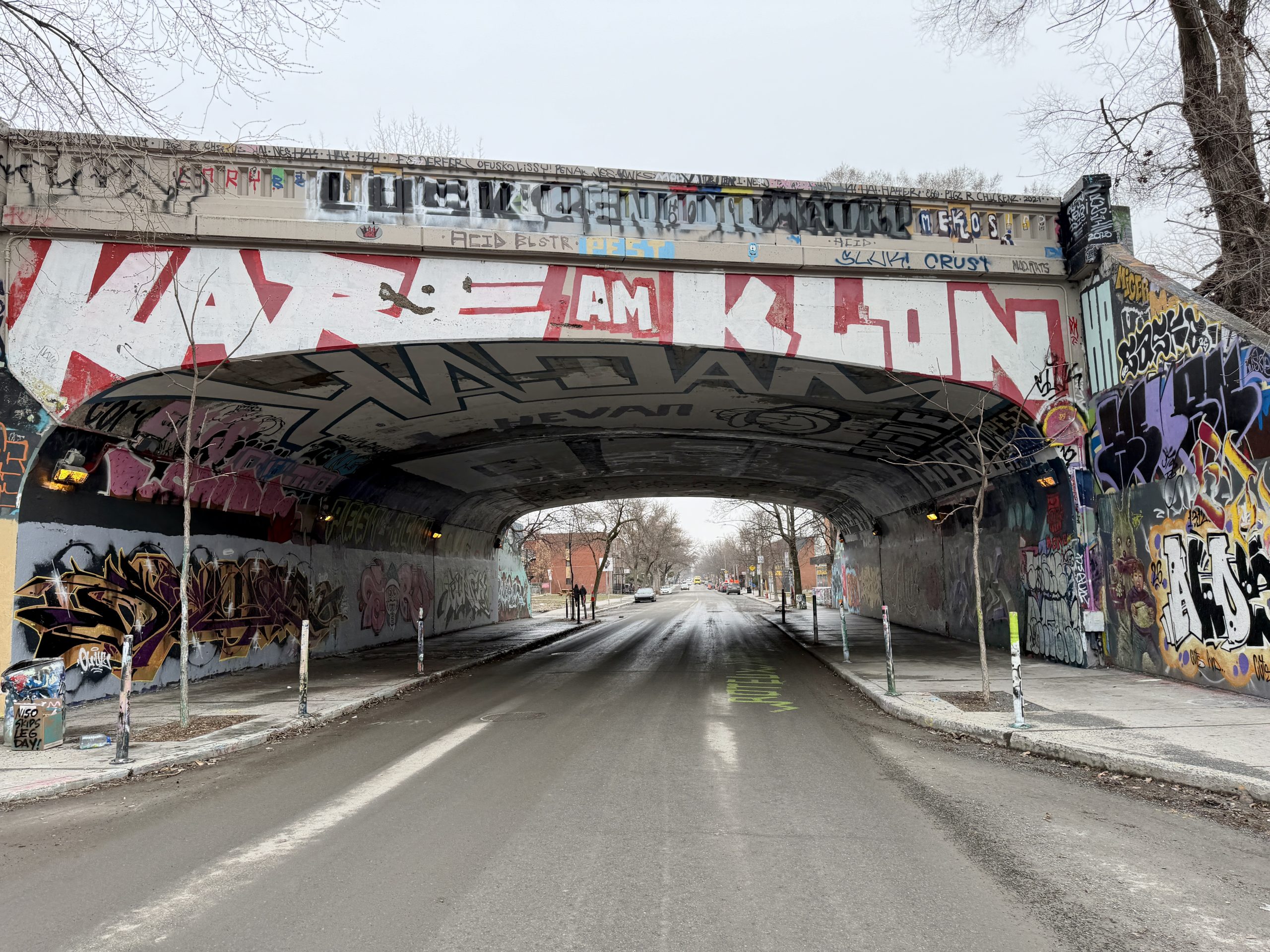 Présences invisibles : écrire la ville sans permission