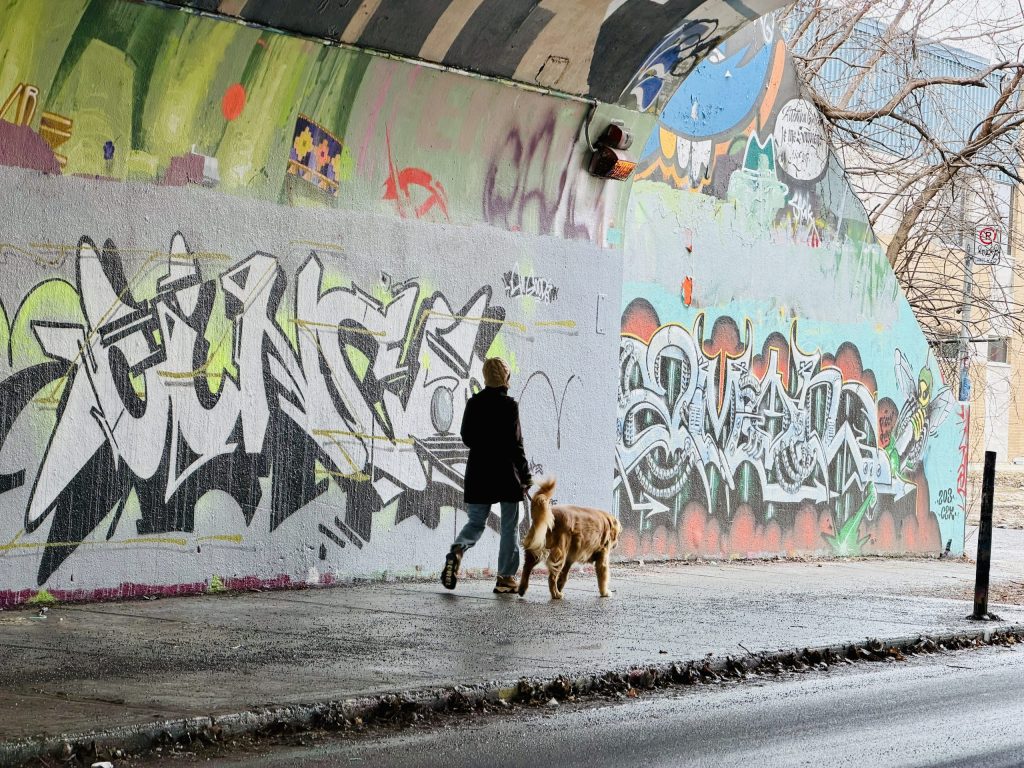 Présences invisibles : écrire la ville sans permission