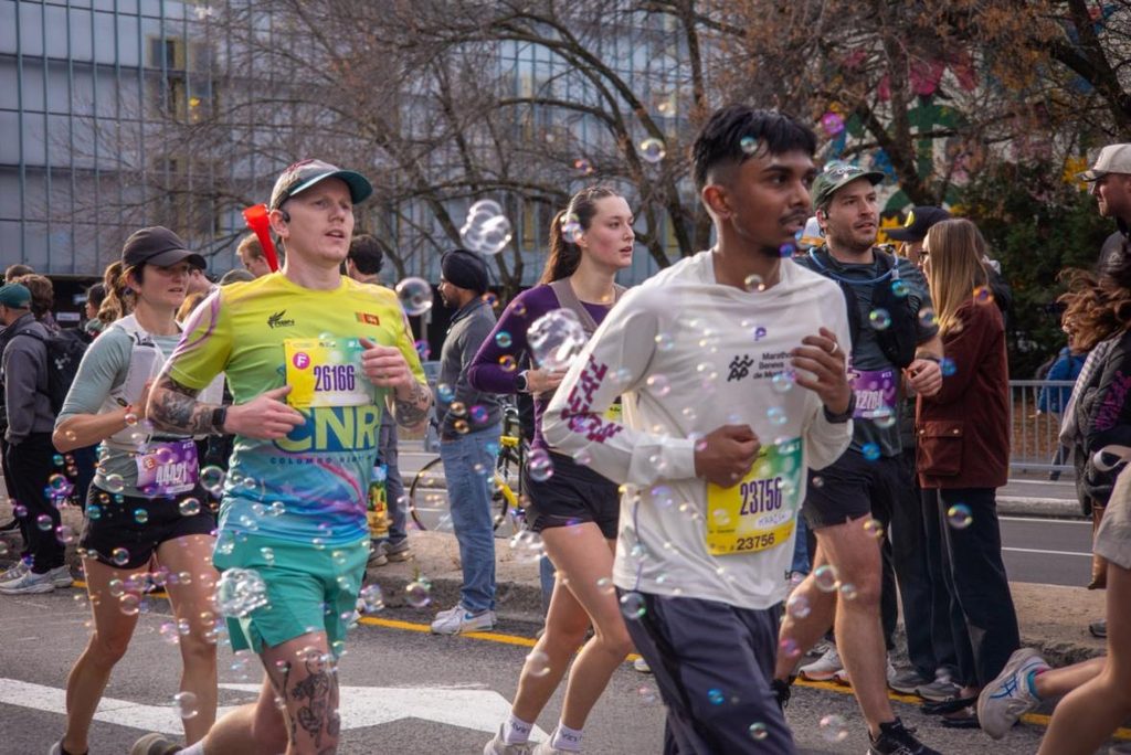 Les participant·e·s avaient le choix entre le marathon (42,2 km) et le demi-marathon (21,1 km). Sur l’ensemble de la fin de semaine, les coureur·euse·s sont venu·e·s de 57 pays. Habituellement tenu en septembre, l’événement, dont la première édition remonte au 25 août 1979, s’est déroulé en octobre cette année en raison des Mondiaux de cyclisme.